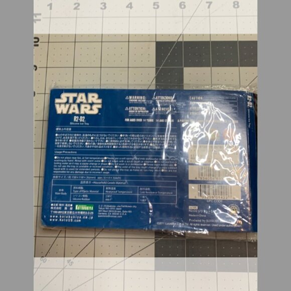 NWT Star Wars Silicone Ice Cube Trays - Picture 7 of 7
